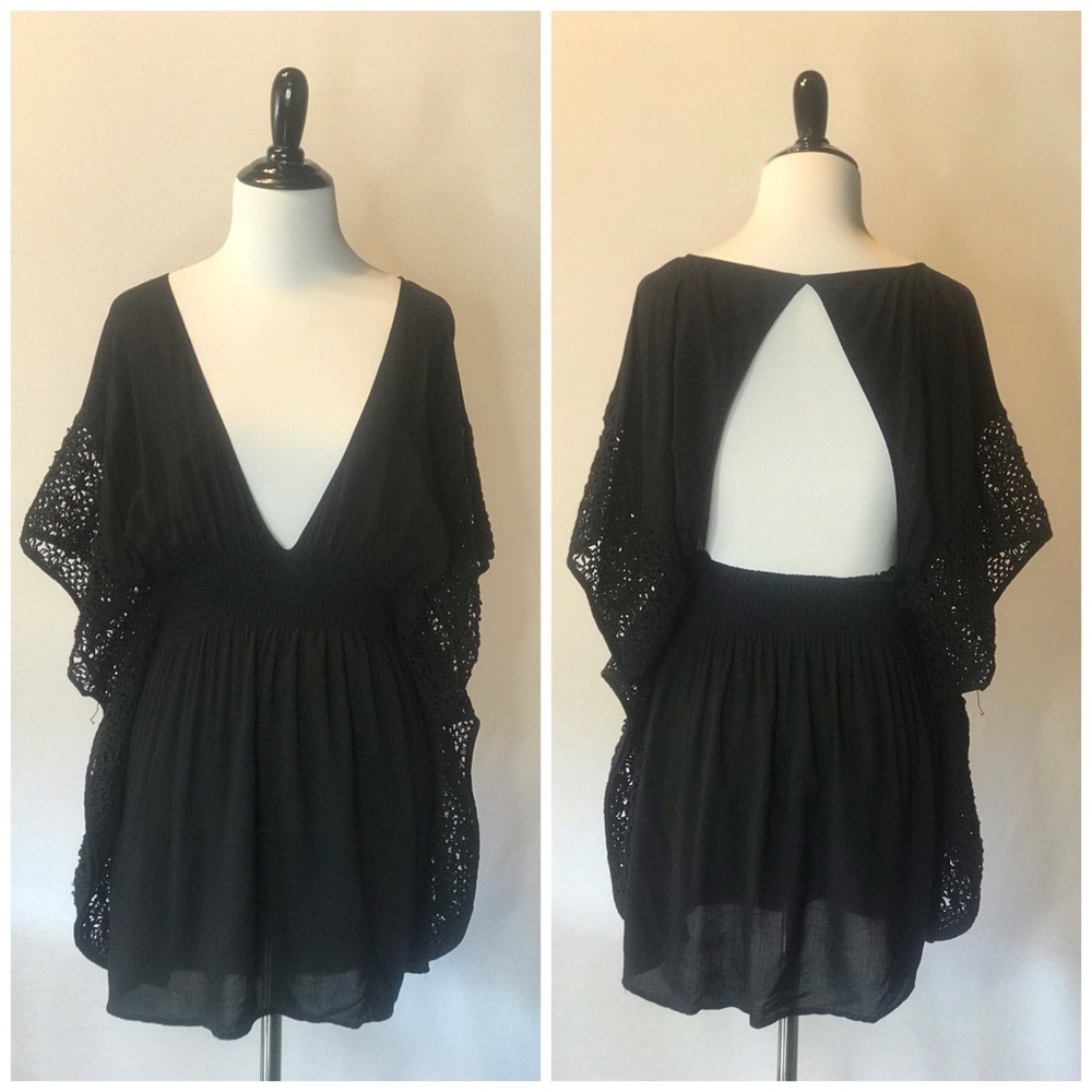 Black V-Neck Short Sleeve Top